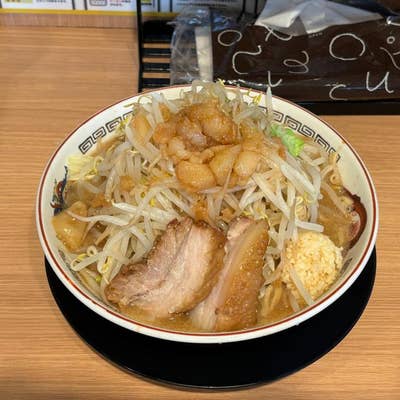 ラーメン豚山 十三東口店（十三/二郎系ラーメン） - Retty
