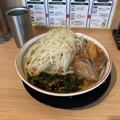 ラーメン豚山 十三東口店（十三/二郎系ラーメン） - Retty