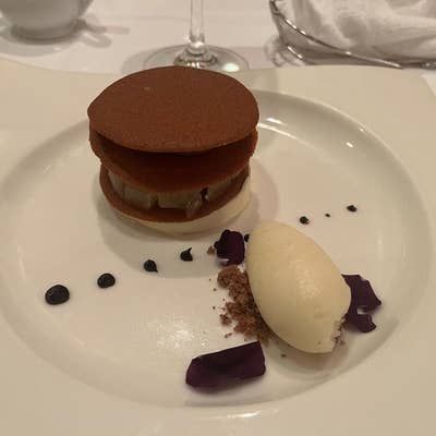 精枠フランス料理 西麻布・フランス料理の名店「フレンチモンスター」2階に