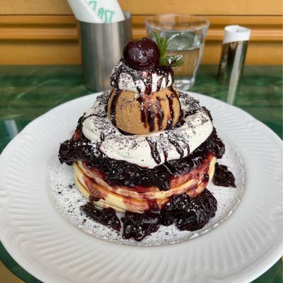 黒＆まゆページ、パンケーキ、パフェ、他、シフォンケーキ、サンド各種 黒ごまと小豆のシフォンサンド | レシピ | おいしい ごまレシピ