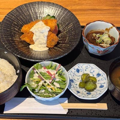 山 ワンランク上の世界の山ちゃん GEMS名駅三丁目店（名古屋駅