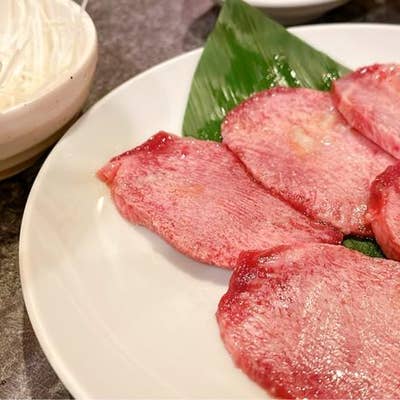 焼肉 ニクアザブ〕 📍東京：六本木駅から徒歩1分 六本木で食べられる