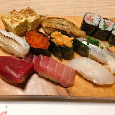 坂の途中のお寿司屋さん