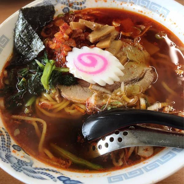 ラーメン 地鶏と魚介の“旨味の厚さ”に驚く。今一番話題の新店『Ramen 翡翠