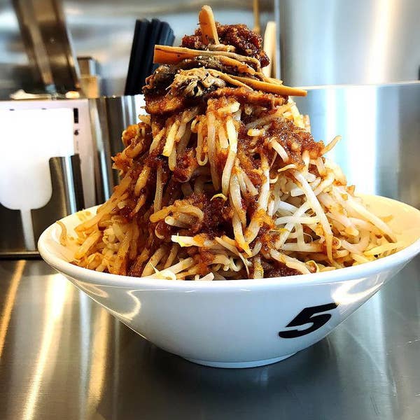 奈良の麺本 (デジタルぱーぷるワンコインシリーズ) 新橋「はるちゃんラーメン」！スープも麺も具材も絶品…旨み