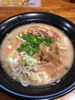 無極 細麺or太麺の選択ができる豚骨醤油ラーメン さらに 池袋西口