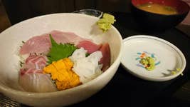 博多魚がし 市場会館店 朝ごはん抜きで福岡空港到着 まずは朝ごはん ってこ 長浜