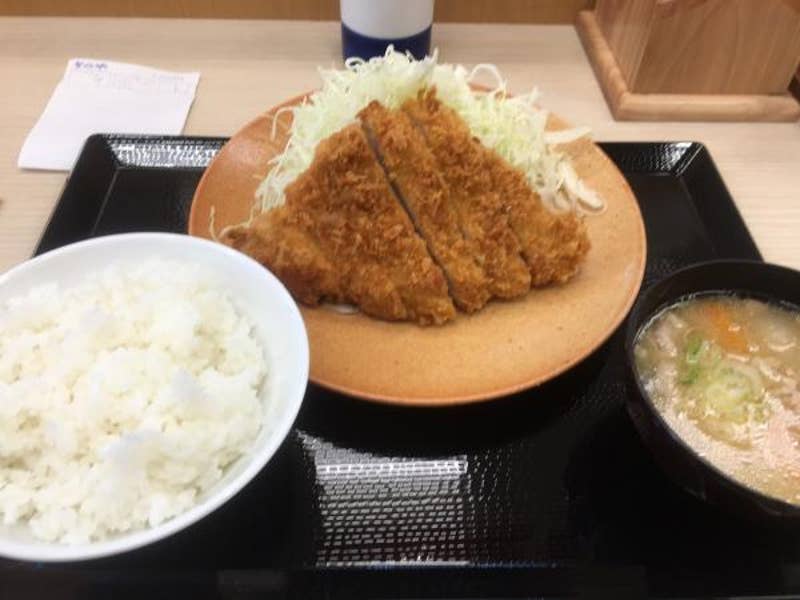 かつや 御徒町南口店 本日オープンのかつや御徒町南口店 たまたま店の前で 上野