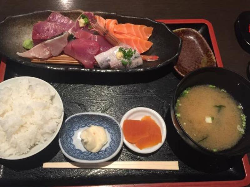 のどぐろ家姫川 立川ランチと言ったらココ 煮魚 焼き魚 刺身 寿司 立川