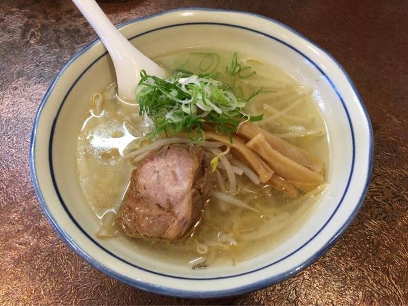 ラーメンたか 岐阜県美濃加茂市 加茂高校前 たか さんの塩ラーメ 美濃加茂 ラーメンたか 岐阜県美濃加茂市 加茂高校前 たか さんの塩ラーメ 美濃加茂