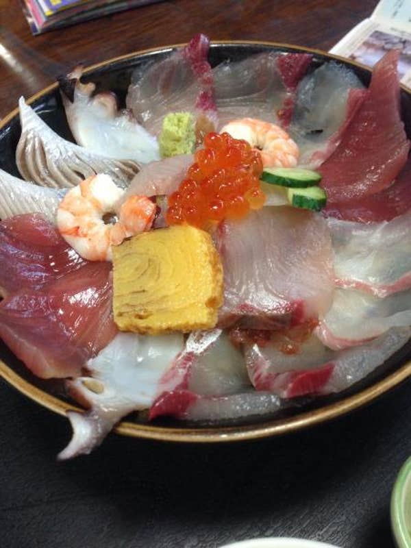 海鮮いづつ スープをオーダー 海鮮丼980円 とり天700円 つみれ 別府 海鮮いづつ スープをオーダー 海鮮丼980円 とり天700円 つみれ 別府