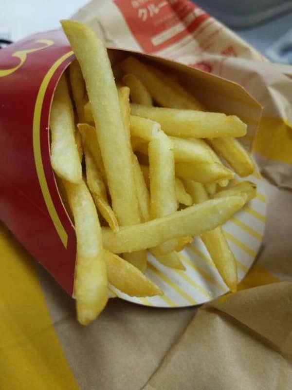 マクドナルド 国分寺店 夜 後輩がマックのポテトとナゲットを買ってきてくれ 国分寺