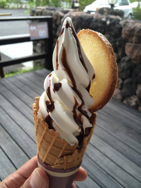 軽井沢チョコレートファクトリー ソフトクリーム 軽井沢でジャージー牛乳を使ったソフトクリームはコ 軽井沢
