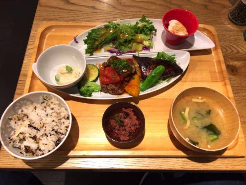 OPA2 おぼんdeごはんでサクッとランチ（神戸・三宮） グルメ＆旅行ブログ 今日もhappy