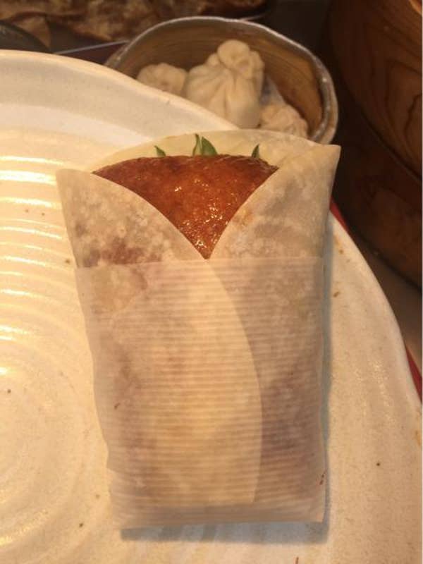 長城飯店「神戸中華街の3軒目、こちらのテイクアウトでは北京ダ...」：元町・南京町