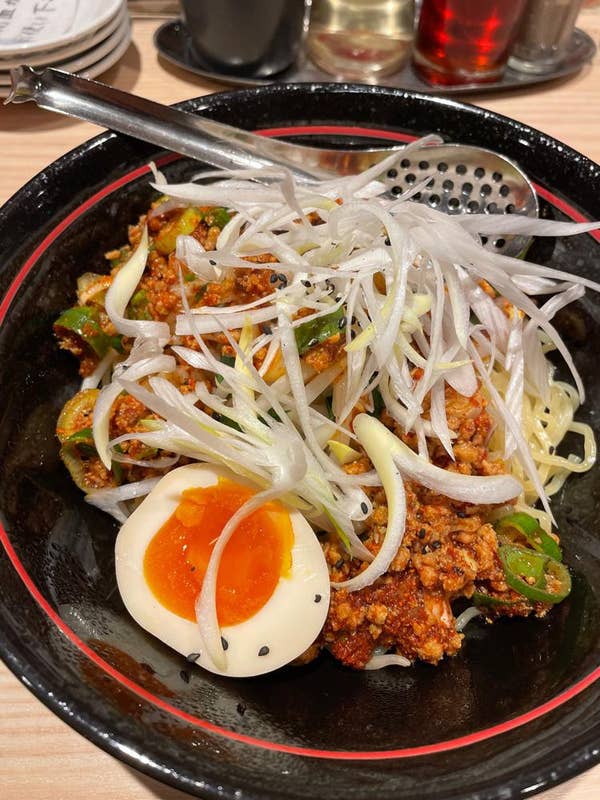 坦々麺 激辛放浪記】No.104 博多 陽華楼のとんでもない担々麺【福岡