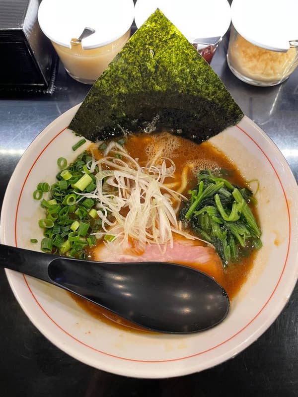 豚骨ラーメン日向屋が日向市亀崎東1丁目に新規オープン！焼豚ら