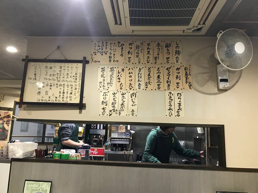 大衆居酒屋らしい店内。/D.takahashiさんの投稿より
