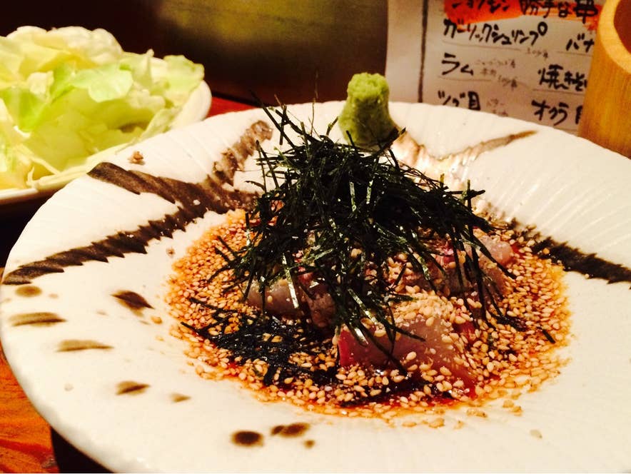 『カンパチの博多ゴマサバ風(800円)』。博多料理が多く揃う居酒屋です。/y.kominamiさんの投稿より
